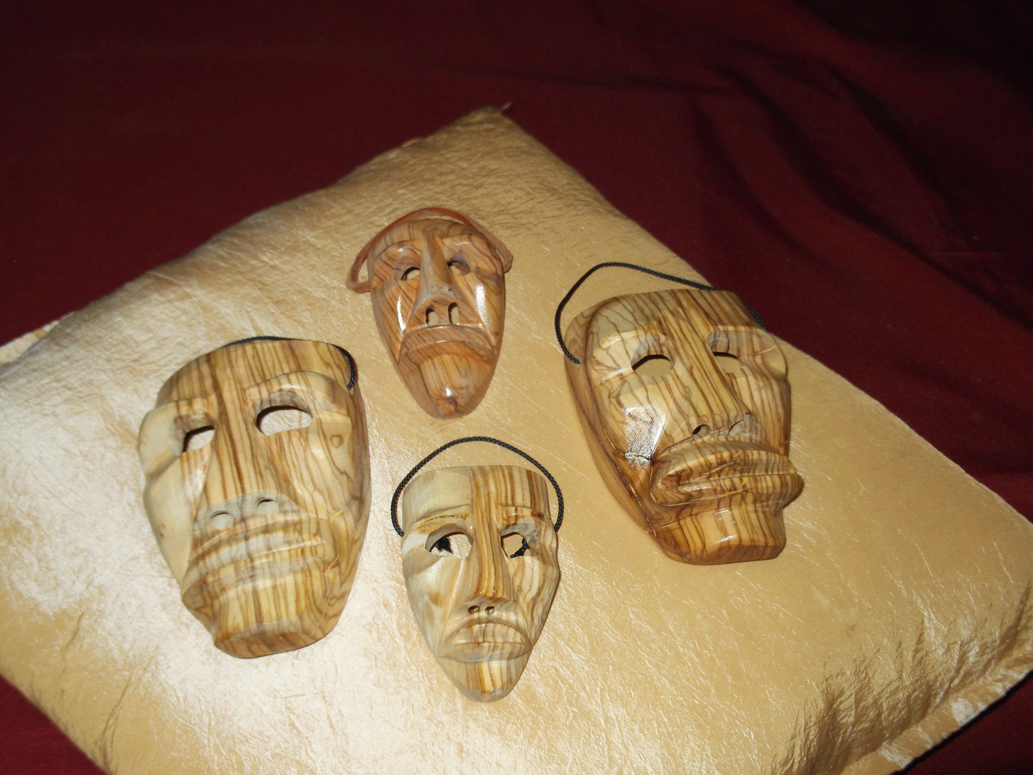 set-mamuthones-in-olivo-secolare
